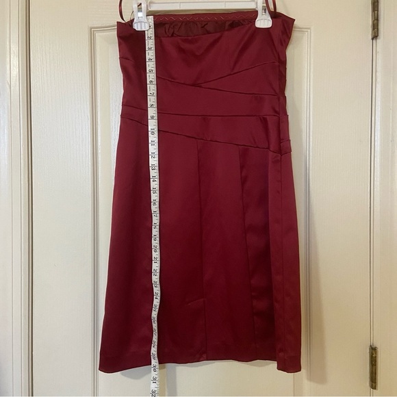 Elegant Burgundy Strapless Dress - Picture 8 of 10